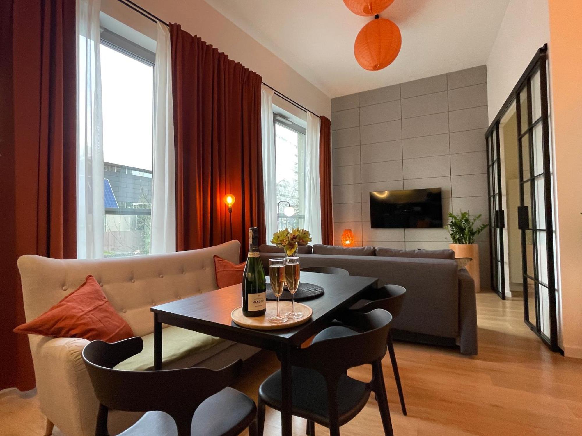 Apartment Urban Premium, Sokolska 30 Towers No 3, Free Parking, Gym & Sauna, Self Check-in *