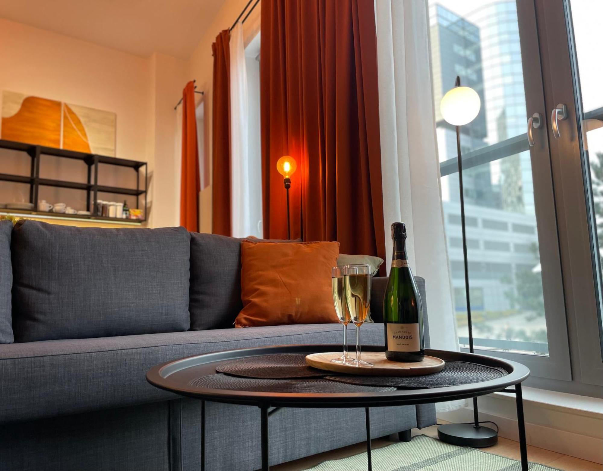 Urban Premium, Sokolska 30 Towers No 3, Free Parking, Gym & Sauna, Self Check-in Apartment *