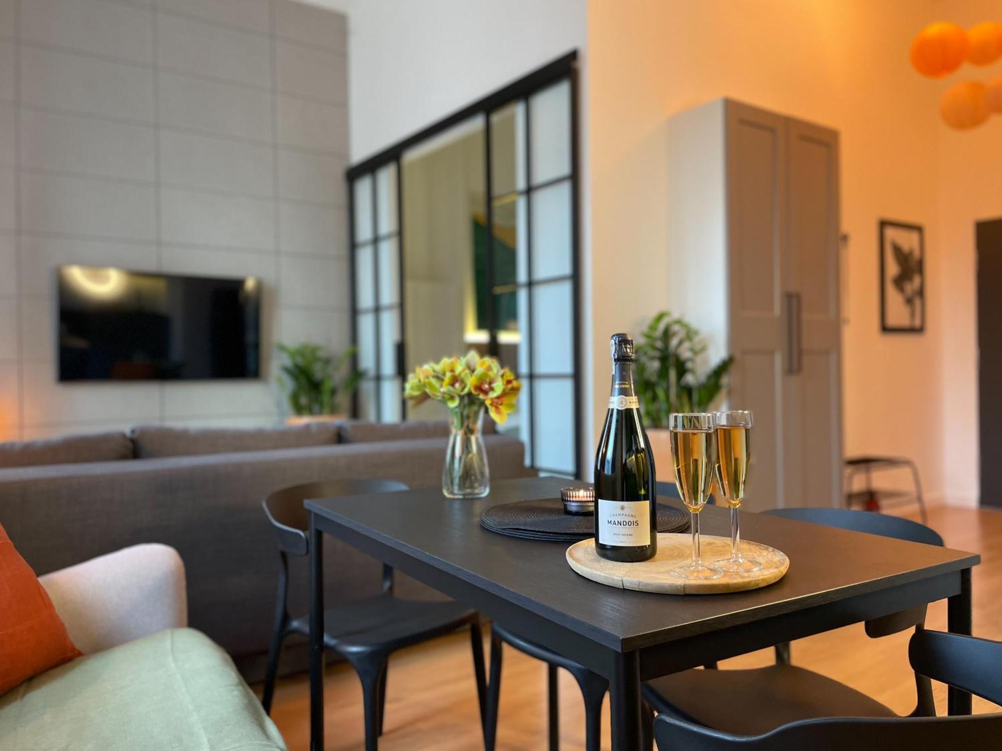 Urban Premium, Sokolska 30 Towers No 3, Free Parking, Gym & Sauna, Self Check-in * Kattowitz