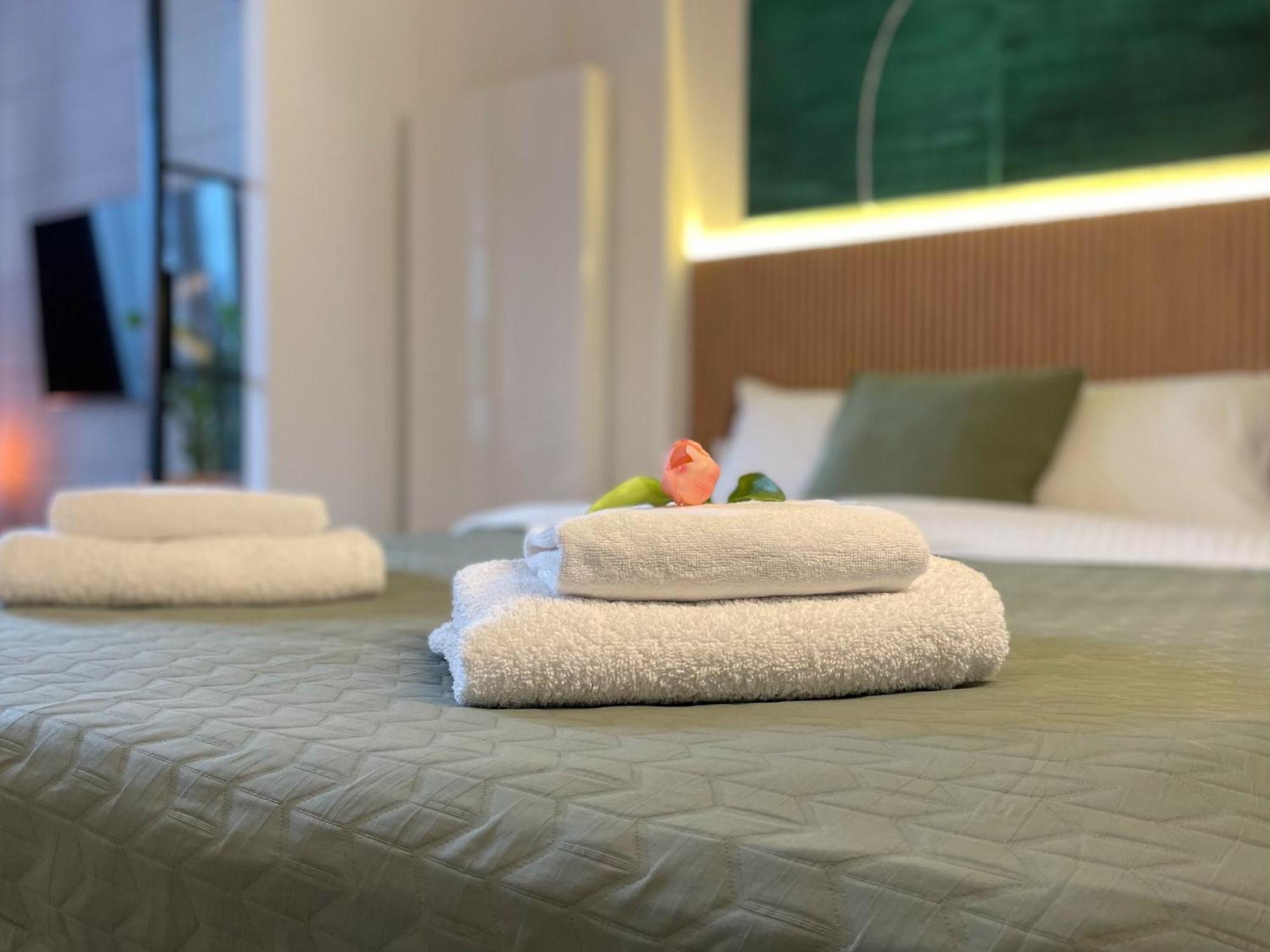 Urban Premium, Sokolska 30 Towers No 3, Free Parking, Gym & Sauna, Self Check-in *