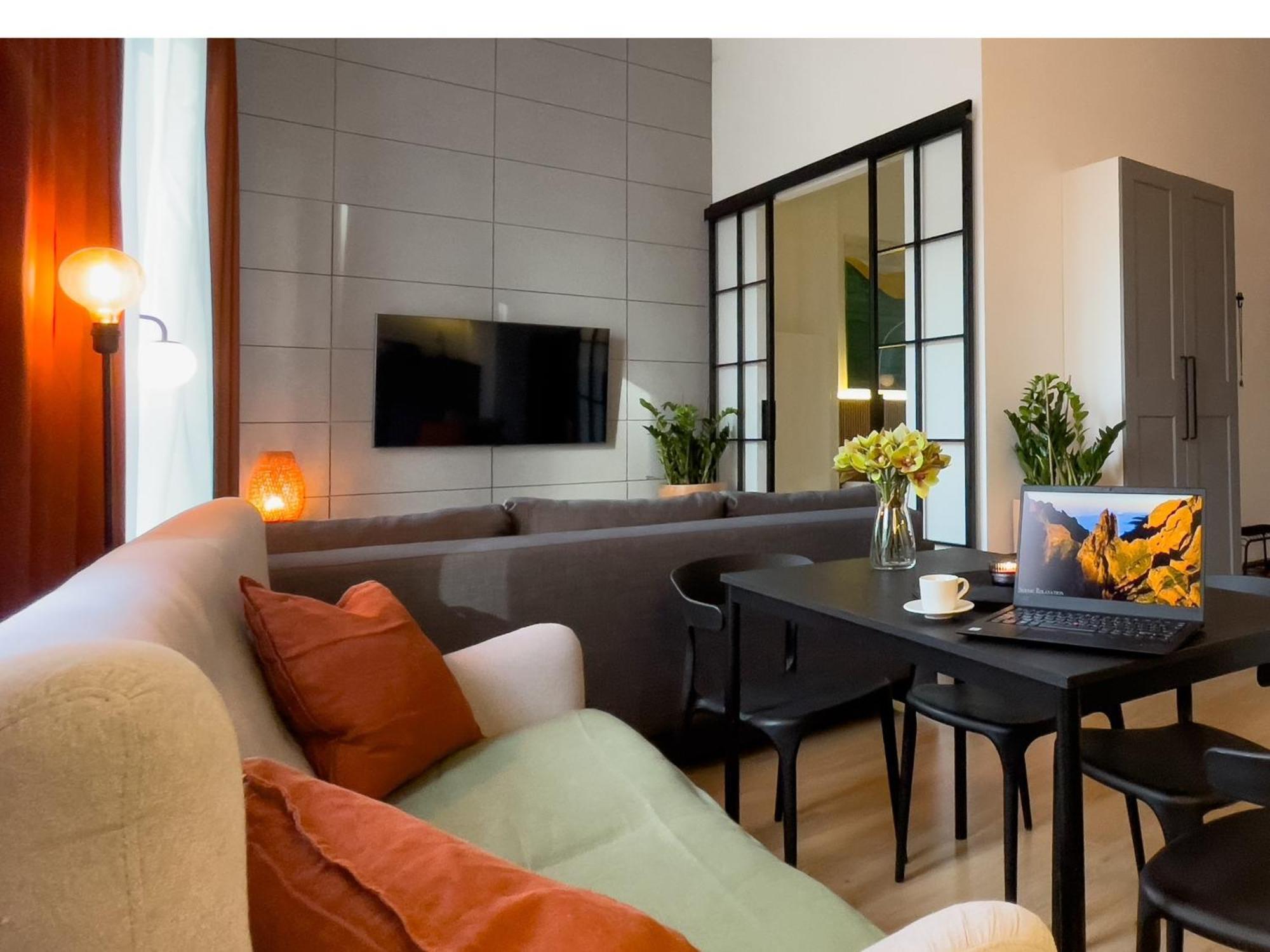 Urban Premium, Sokolska 30 Towers No 3, Free Parking, Gym & Sauna, Self Check-in * Katowice